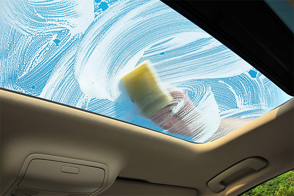 washing car sunroof