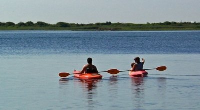 kayakers-ninigret-refuge