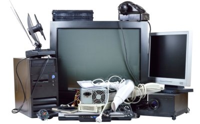 pile-of-old-electronics