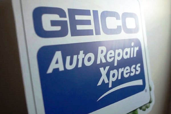 GEICO Auto Repair Xpress sign.