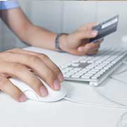 person making a credit card payment online